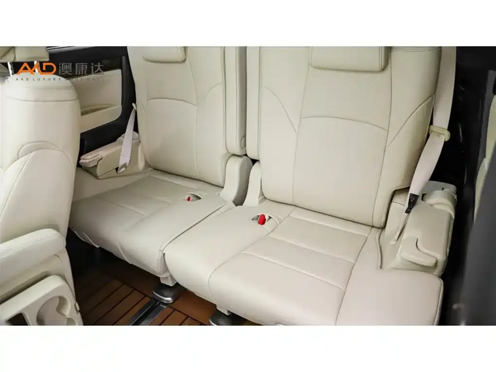 Toyota Alphard — фото 9