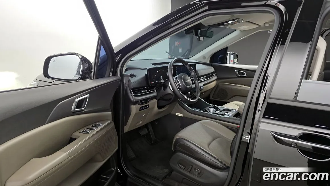 Kia Carnival — фото 10