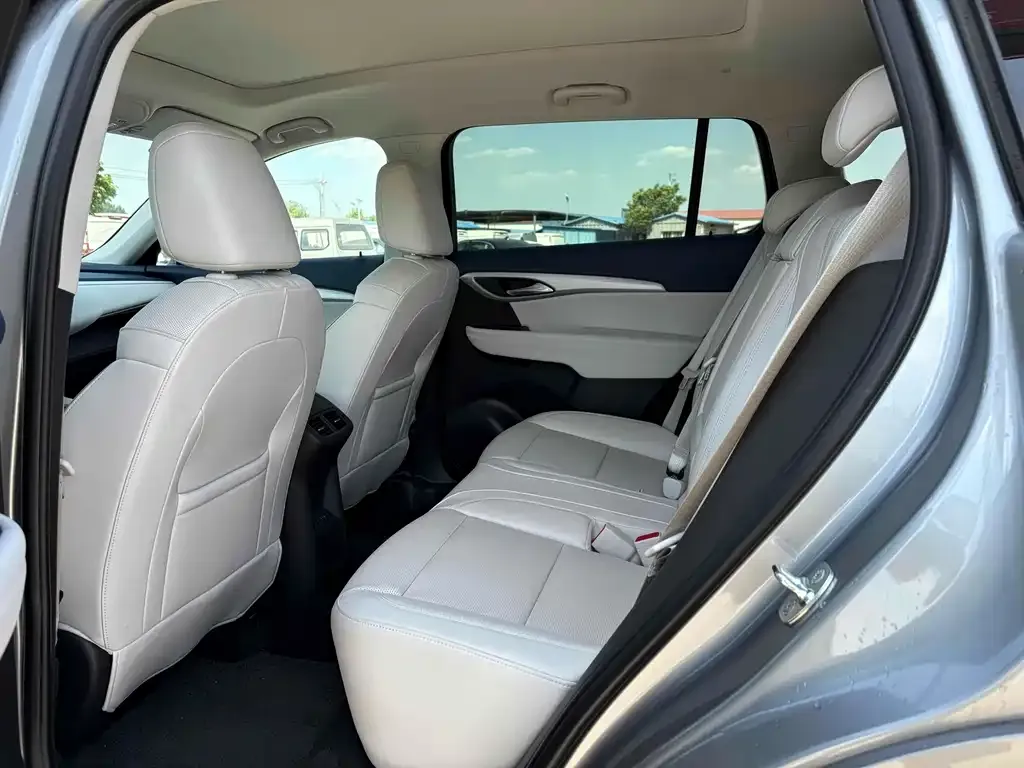 Buick Envision Plus — фото 5