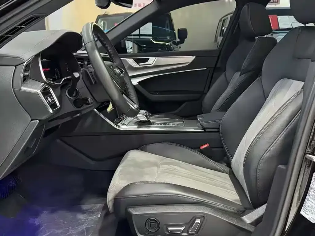 Audi A6L 2023 из CN, фото 4
