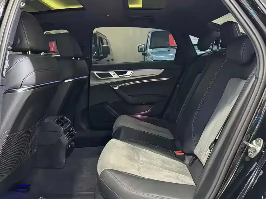 Audi A6L 2023 из CN, фото 6