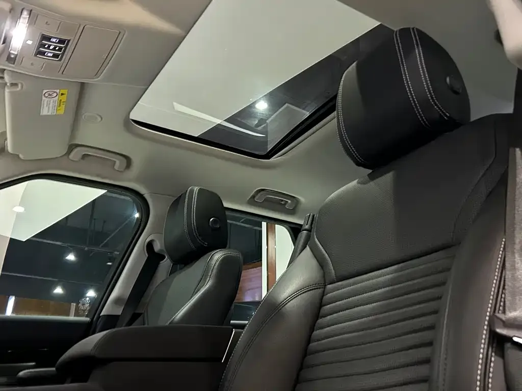 Land Rover Discovery 2023 из CN, фото 9