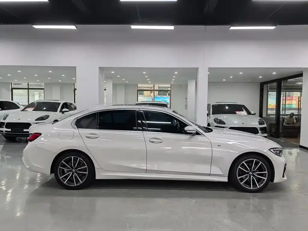 BMW 3 Series 2021 из CN, фото 4