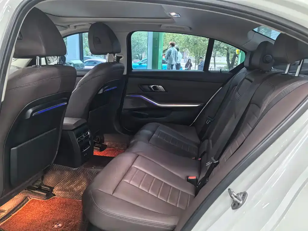 BMW 3 Series 2021 из CN, фото 9