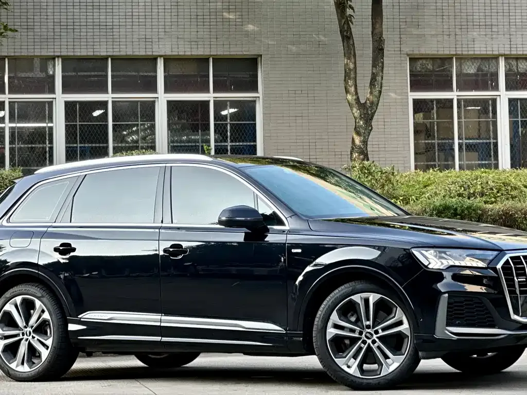 Audi Q7 2021 из CN, фото 3