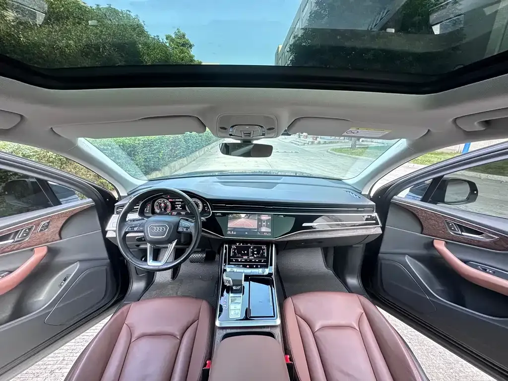 Audi Q7 2021 из CN, фото 8