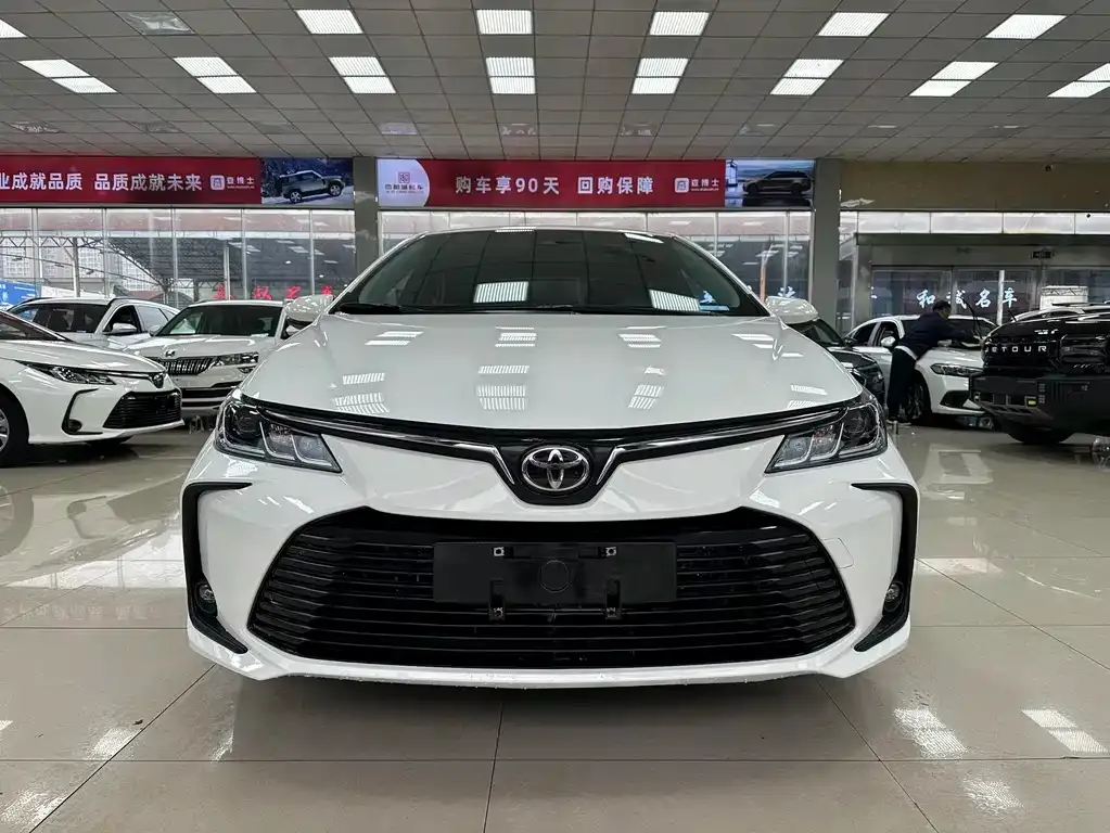 Toyota Corolla 2022 из CN, фото 1