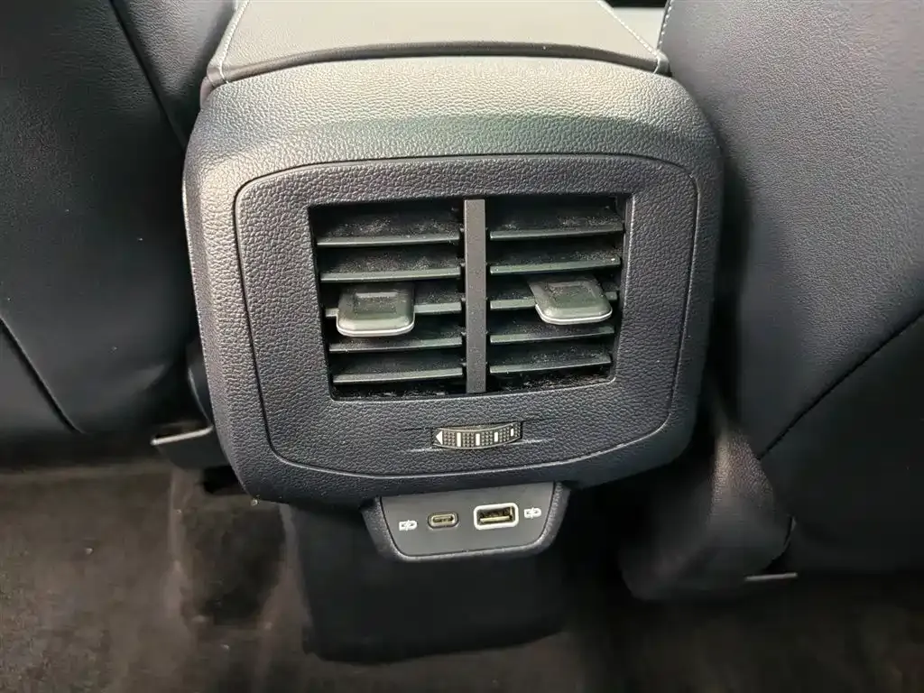 Volkswagen Tharu 2024 из CN, фото 8