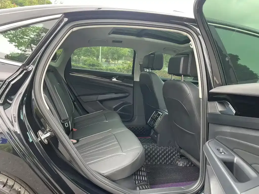 Volkswagen Passat 2024 из CN, фото 7