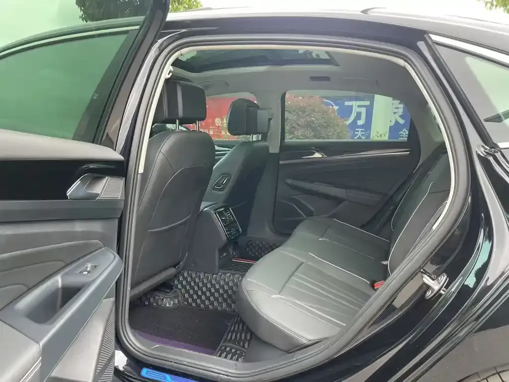 Volkswagen Passat 2024 из CN, фото 9