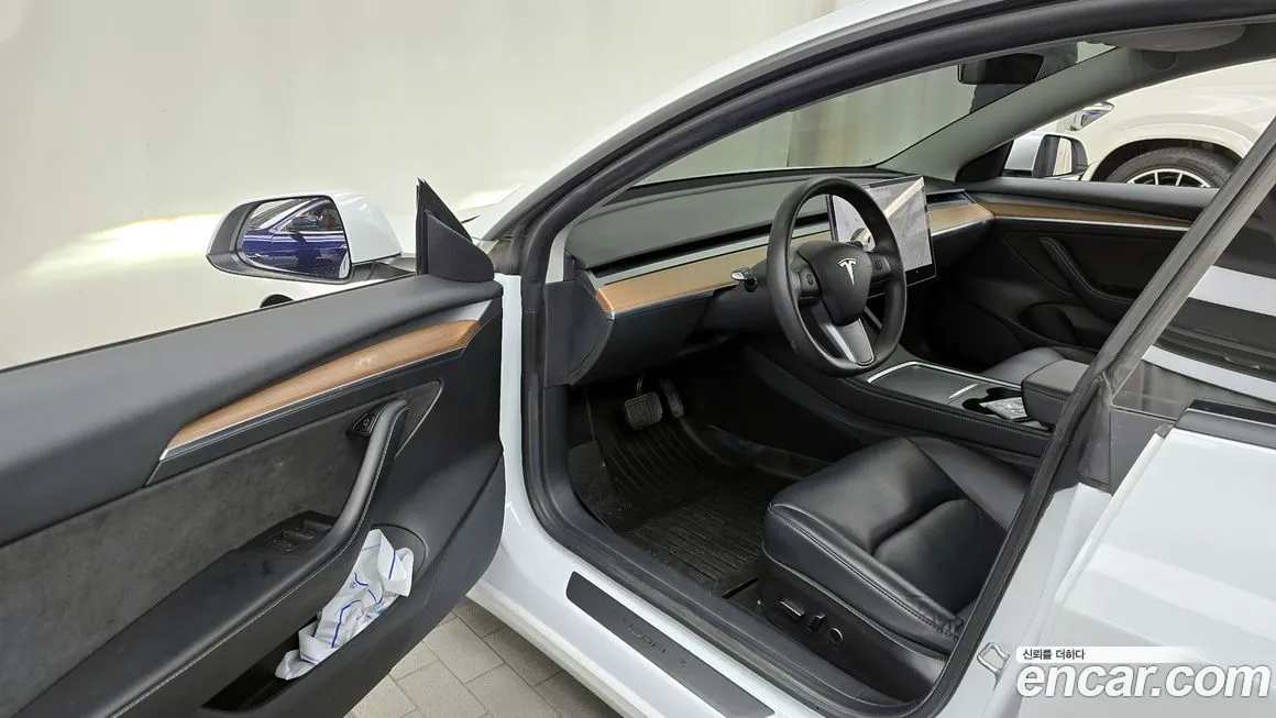 Tesla Model 3 — фото 10