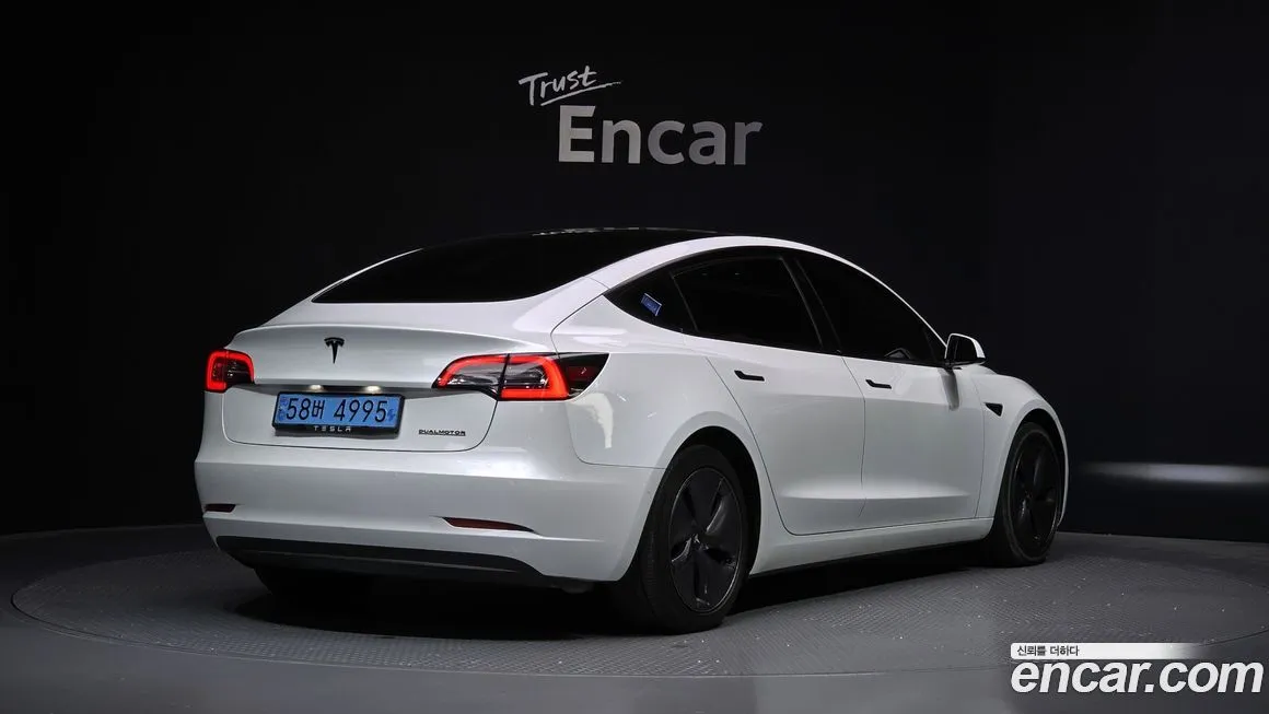 Tesla Model 3 — фото 2