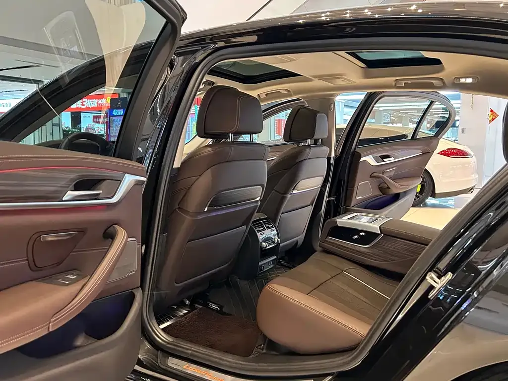 BMW 5 Series 2022 из CN, фото 7