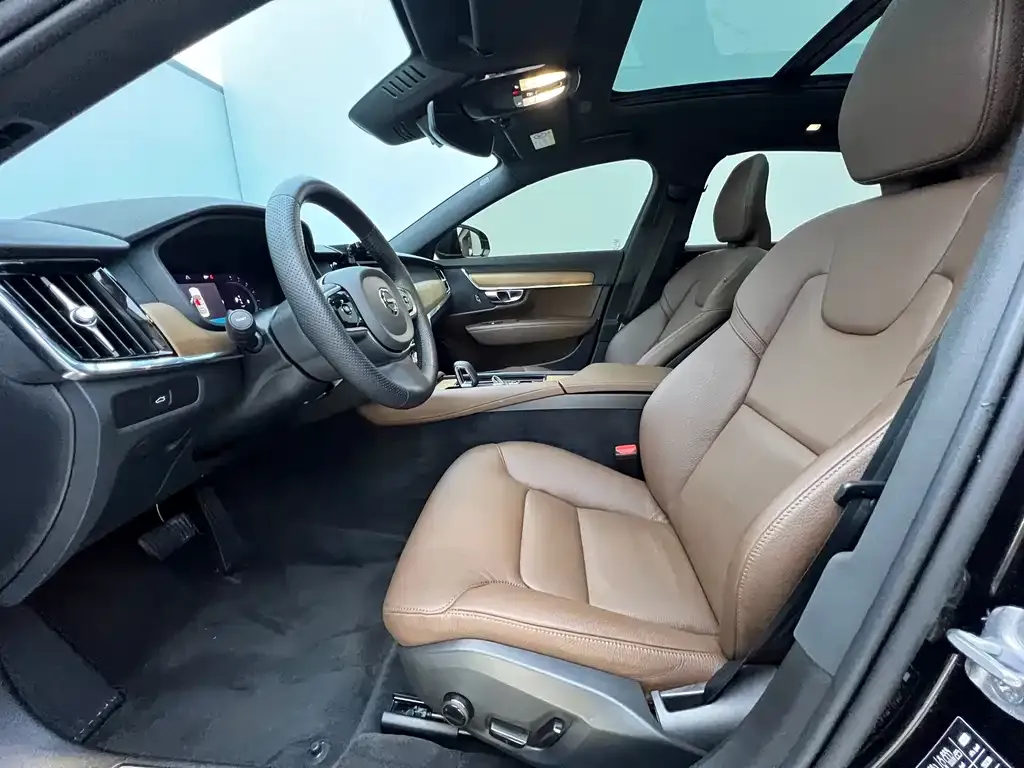 Volvo S90 2024 из CN, фото 7