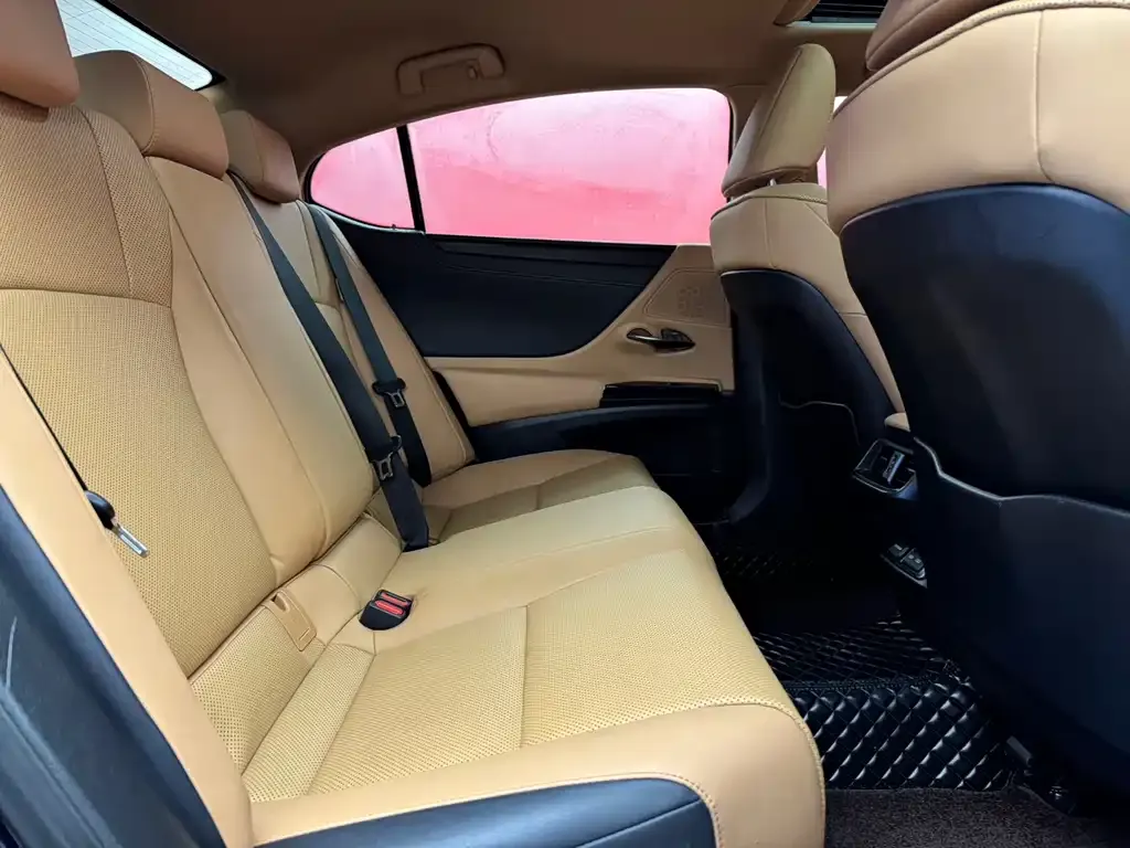 Lexus ES 2022 из CN, фото 8