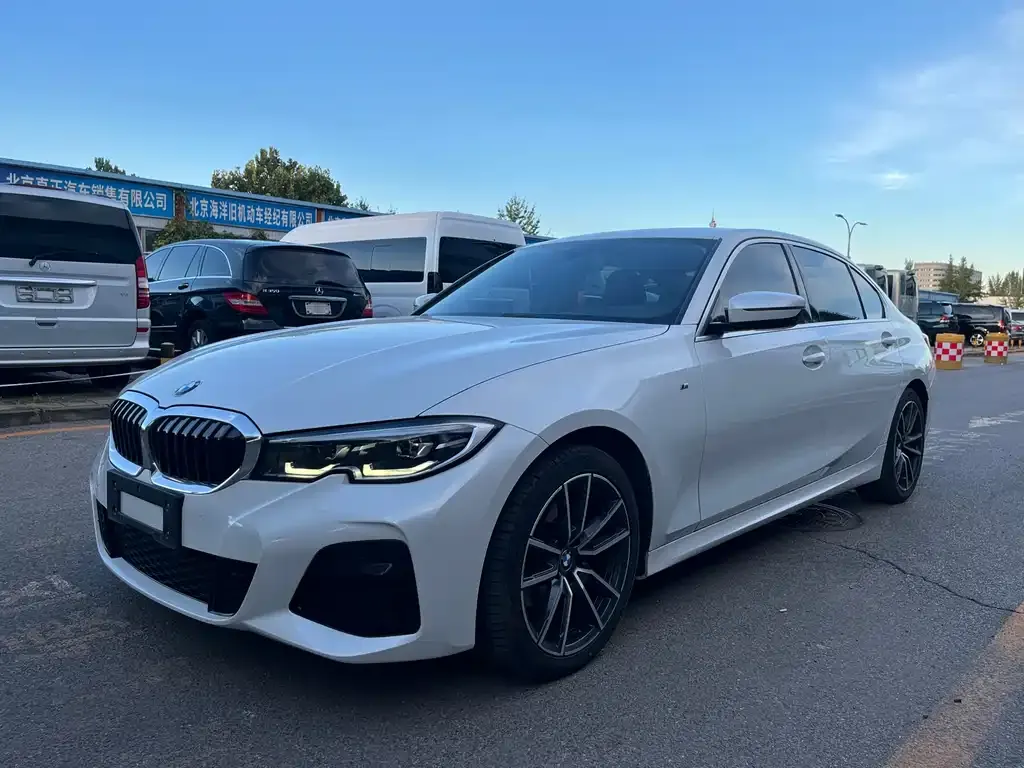 BMW 3 Series 2021 из CN, фото 1