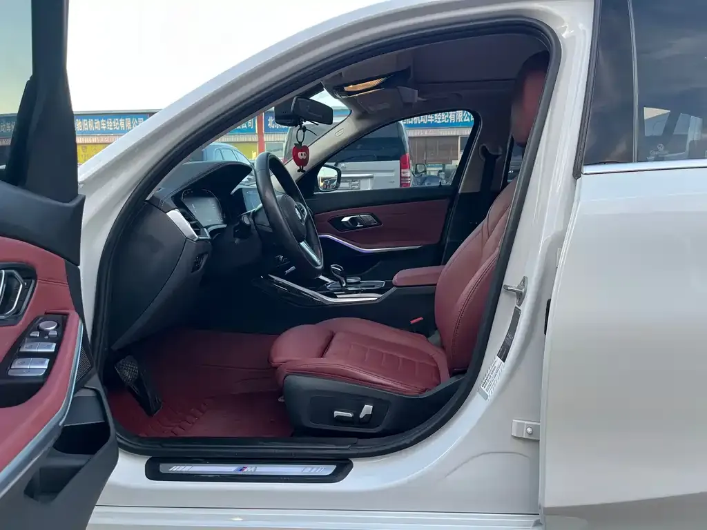BMW 3 Series 2021 из CN, фото 7