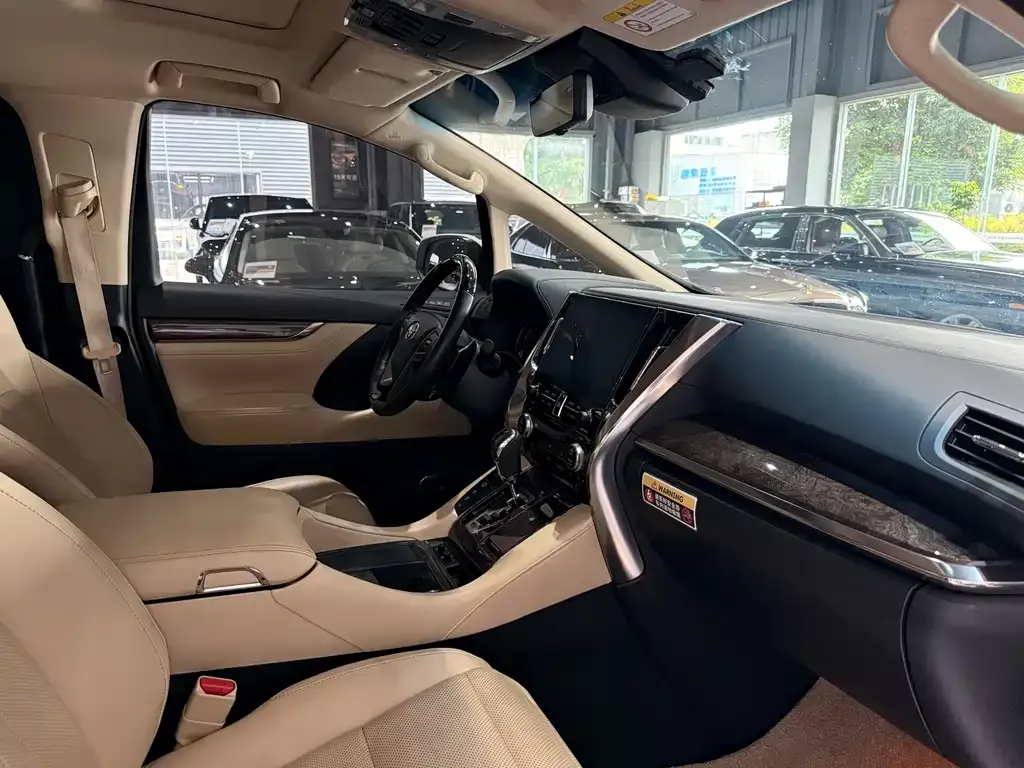 Toyota Vellfire 2023 из CN, фото 10