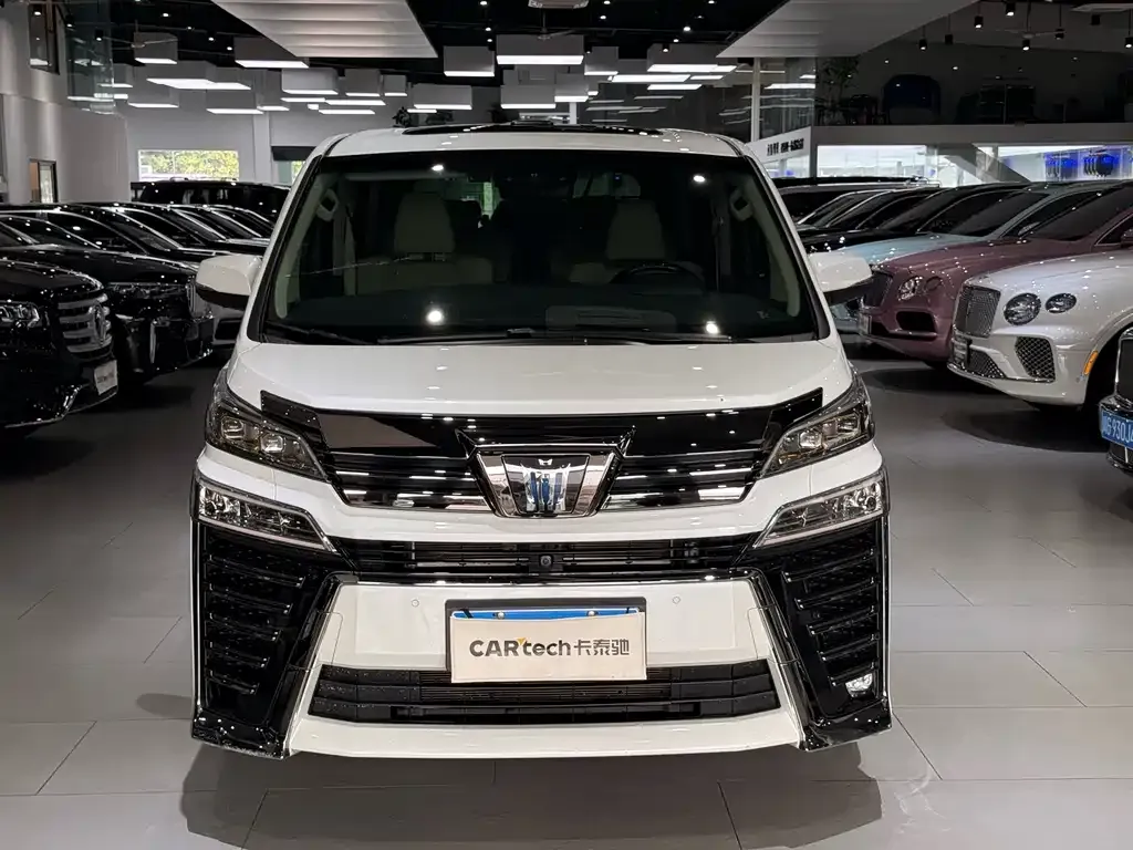 Toyota Vellfire 2023 из CN, фото 2