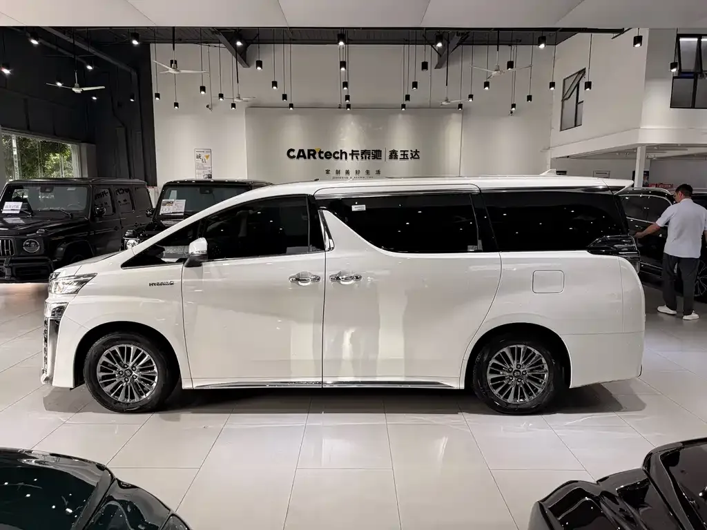 Toyota Vellfire 2023 из CN, фото 5
