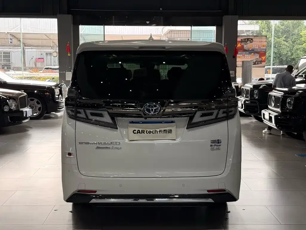 Toyota Vellfire 2023 из CN, фото 7