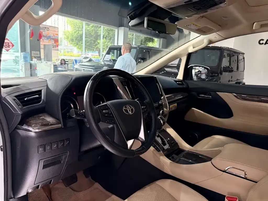 Toyota Vellfire 2023 из CN, фото 9