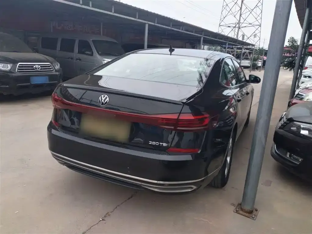 Volkswagen Passat 2023 из CN, фото 5