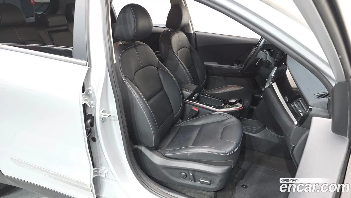 Kia Niro — фото 10