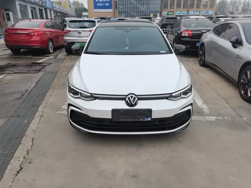 Volkswagen Golf 2022 из CN, фото 2