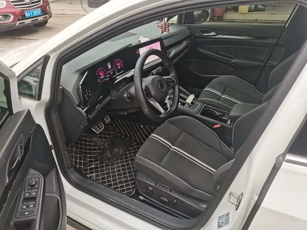 Volkswagen Golf 2022 из CN, фото 6
