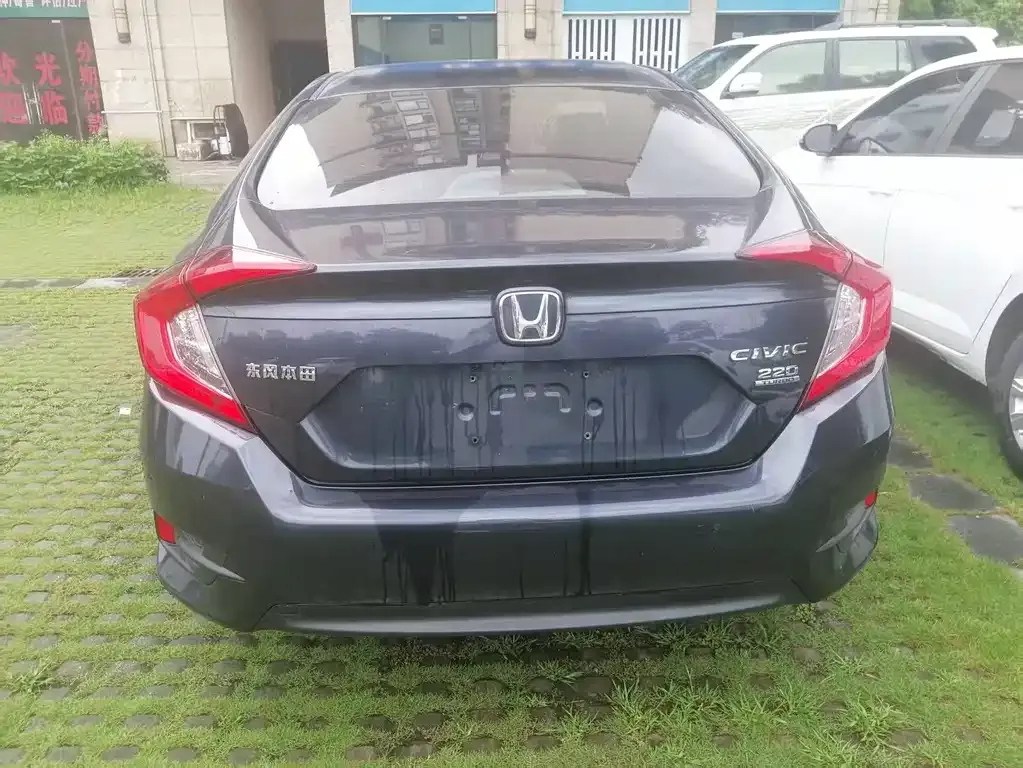Honda Civic — фото 10