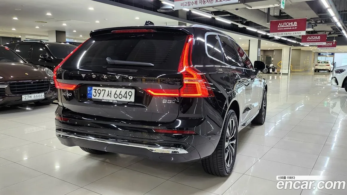 Volvo XC60 — фото 7