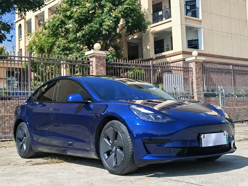 Tesla Model 3 — фото 3