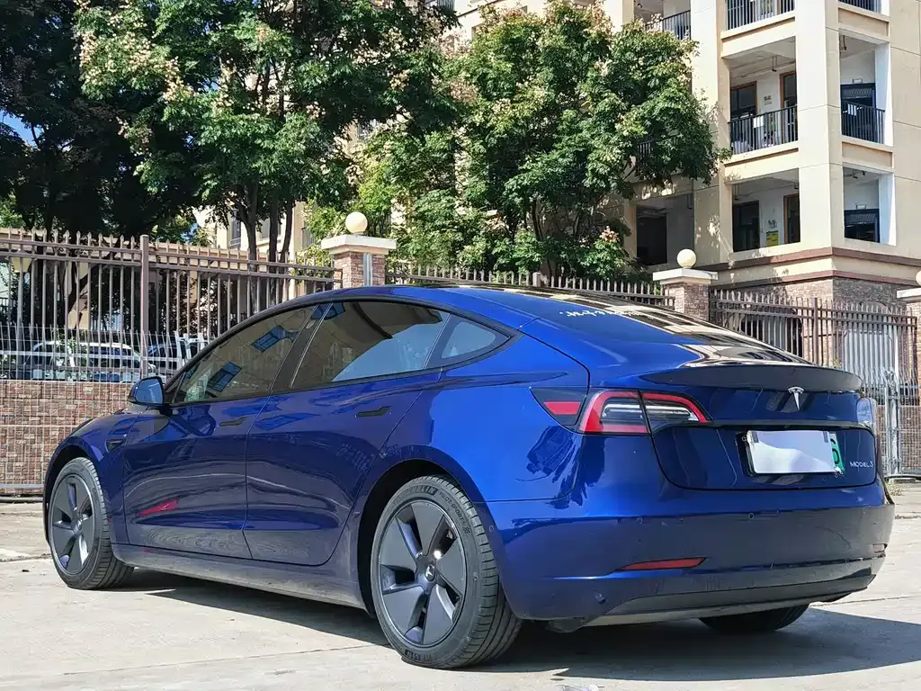 Tesla Model 3 — фото 6