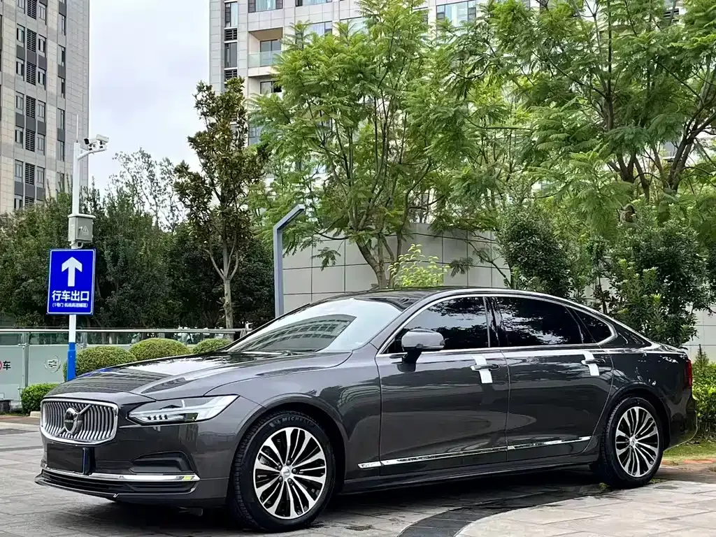 Volvo S90 2023 из CN, фото 1