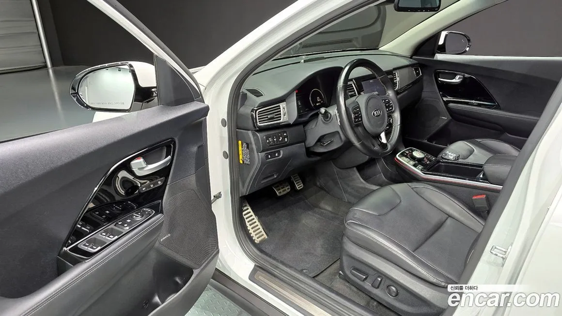 Kia Niro — фото 10