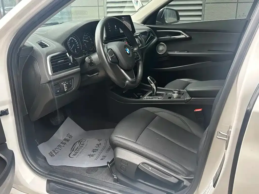 BMW 1 Series 2021 из CN, фото 4