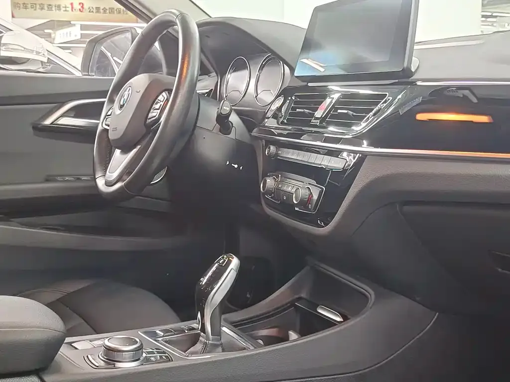 BMW 1 Series 2021 из CN, фото 8