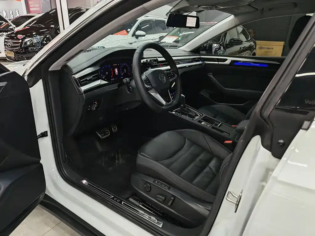 Volkswagen CC 2024 из CN, фото 4