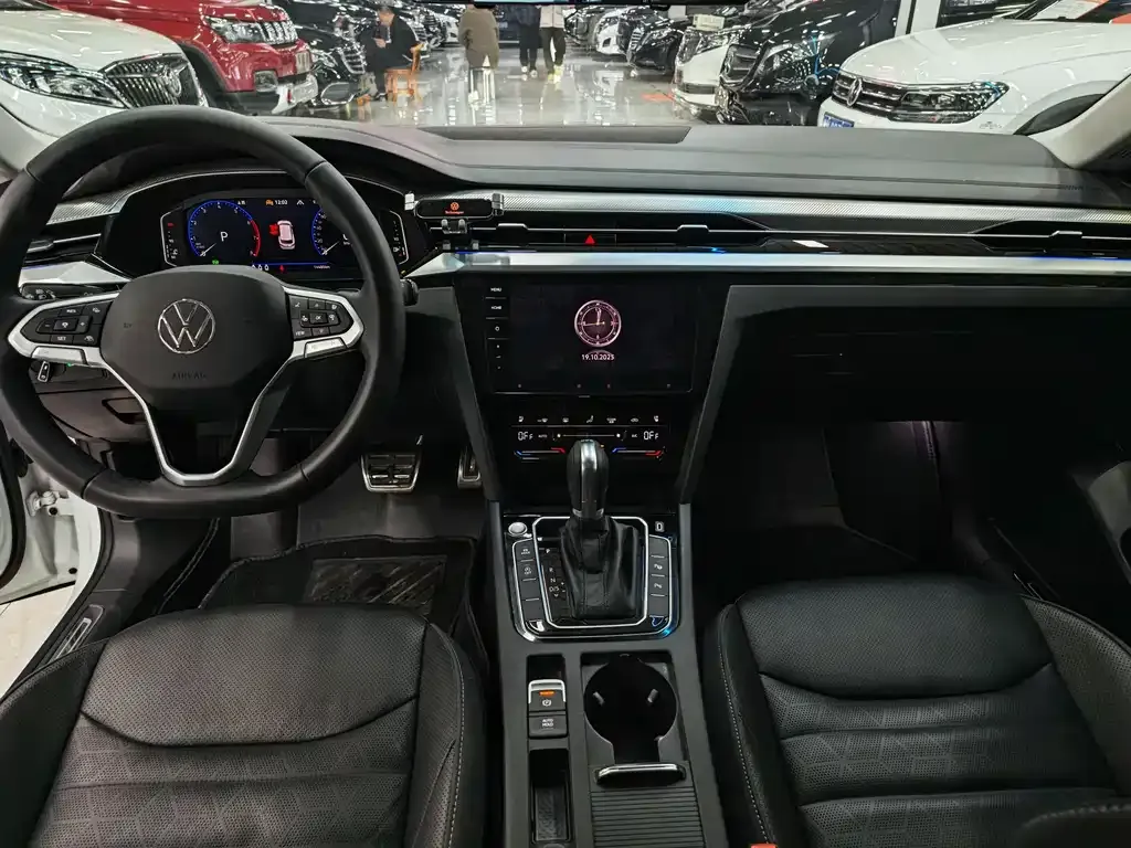 Volkswagen CC 2024 из CN, фото 5