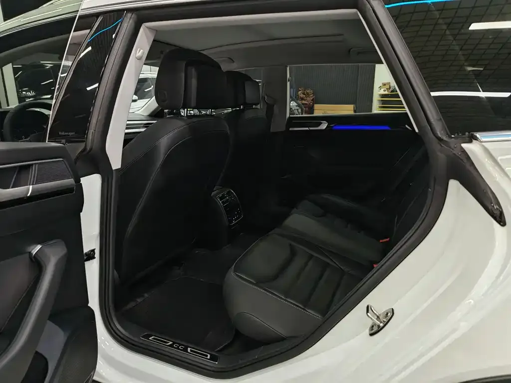 Volkswagen CC 2024 из CN, фото 6