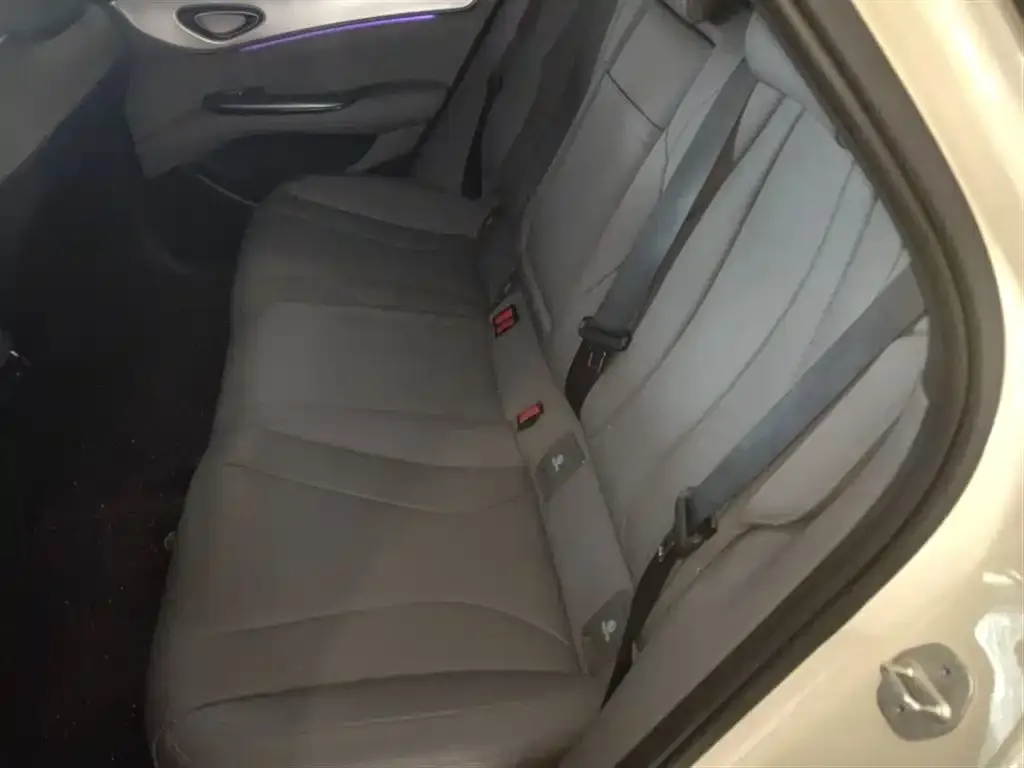 BYD Seal 07 DM-i — фото 9