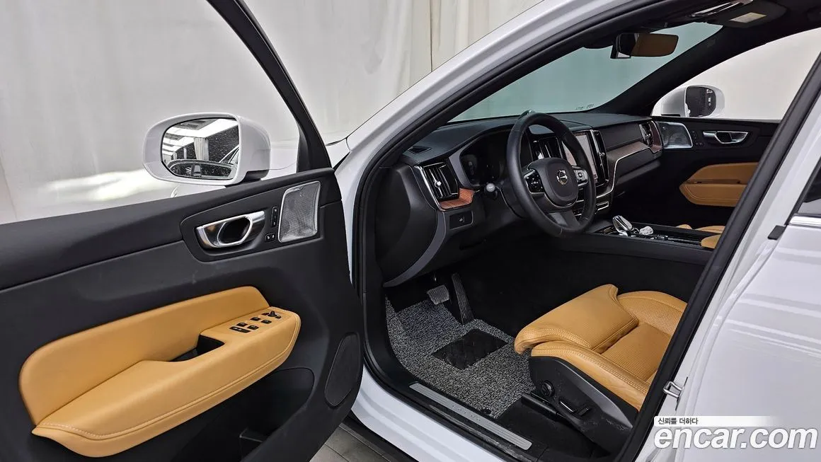 Volvo XC60 2024 из KR, фото 10