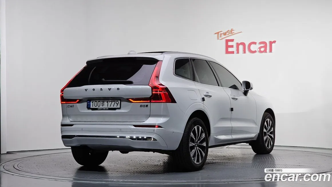 Volvo XC60 2024 из KR, фото 2