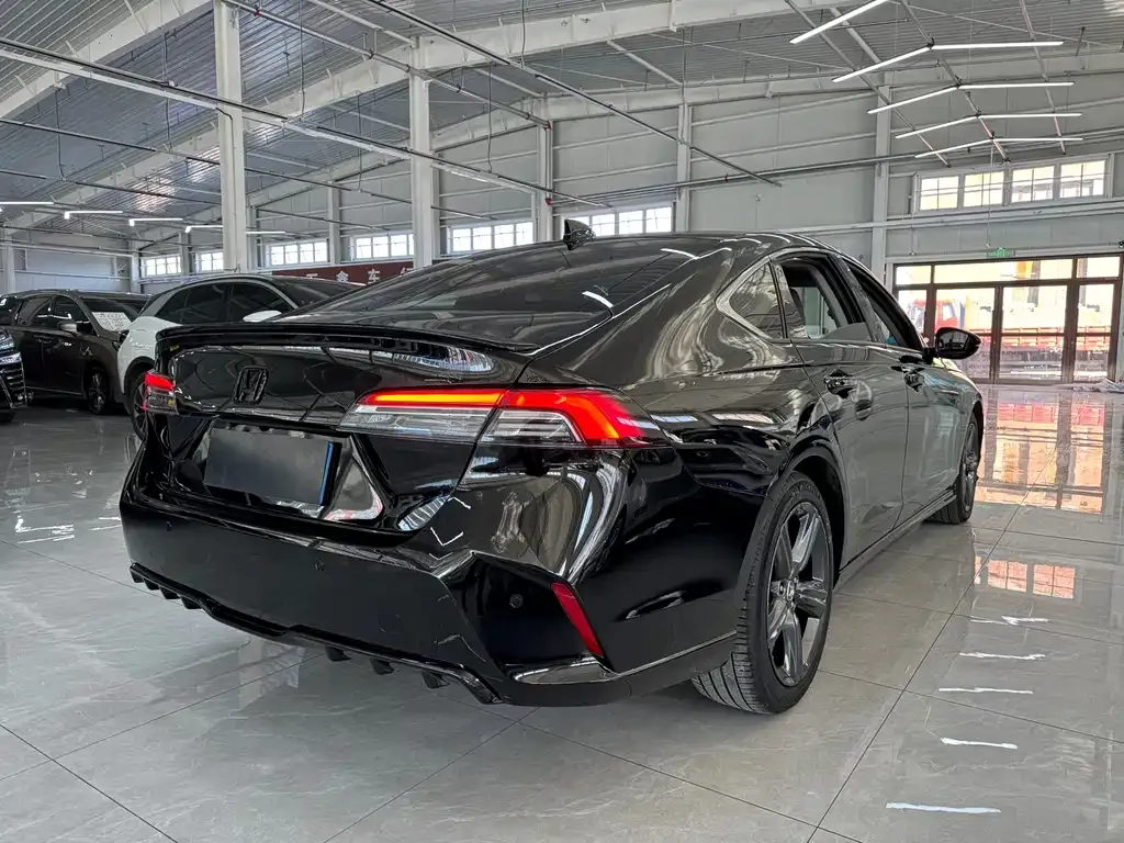 Honda Inspire 2023 из CN, фото 4