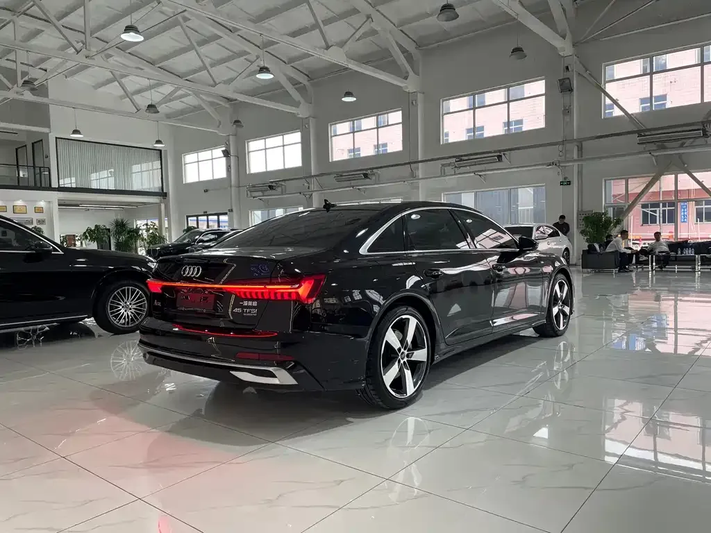 Audi A6L 2023 из CN, фото 6