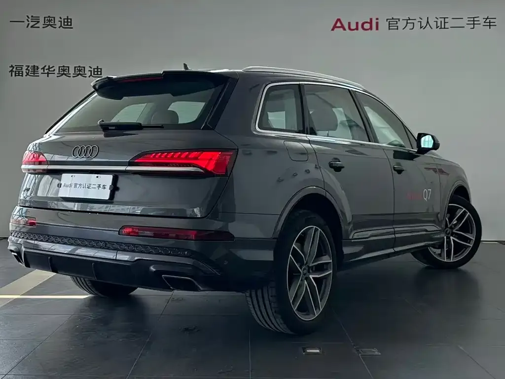 Audi Q7 — фото 8