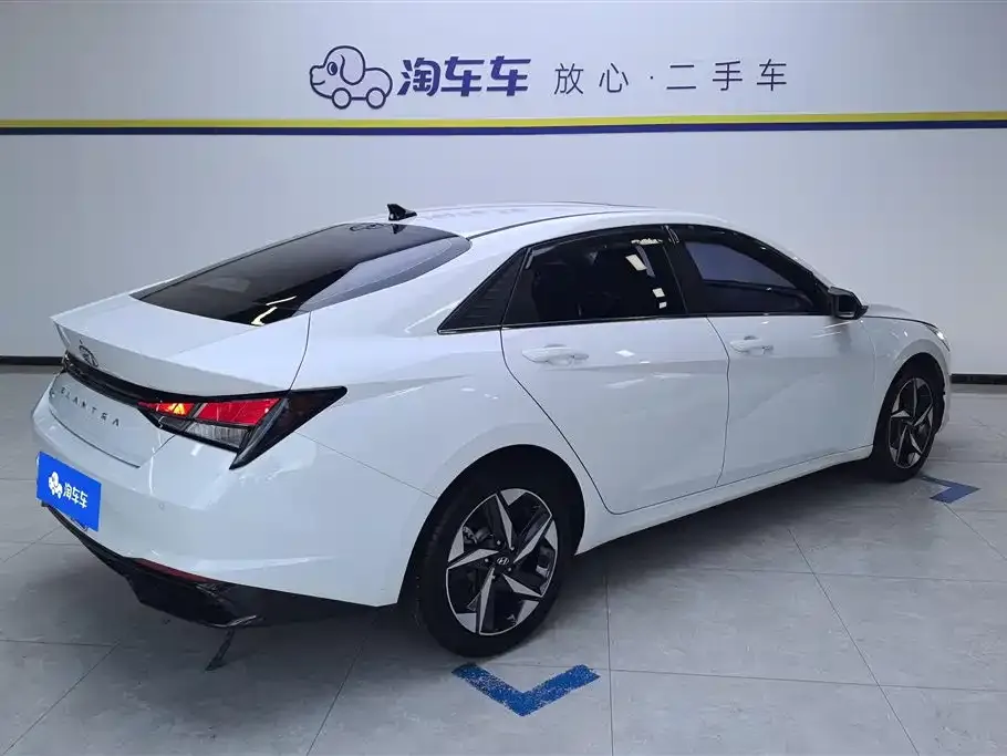 Hyundai Elantra 2023 из CN, фото 3