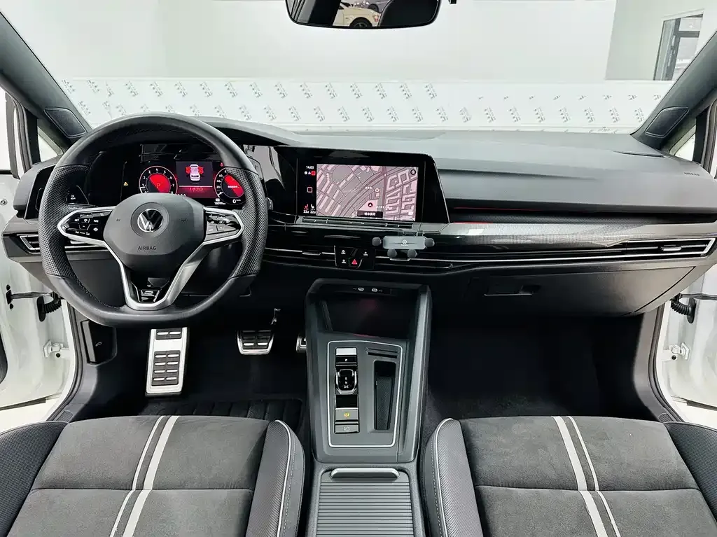 Volkswagen Golf 2022 из CN, фото 8