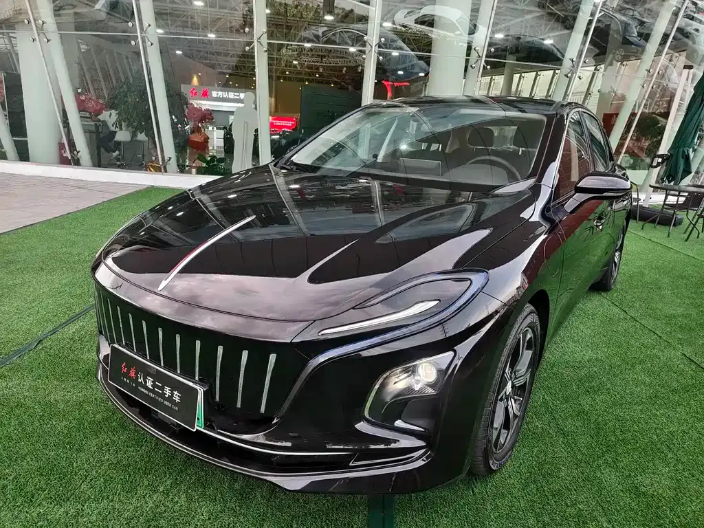 Hongqi E-QM5 — фото 1
